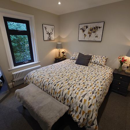 Newly Renovated 2-Bed Bungalow บาธ ภายนอก รูปภาพ